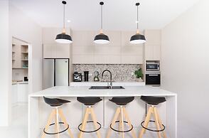 Mama Taras Luxury Villa