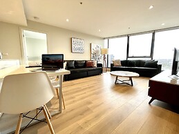 Readyset Apartments Stadium South