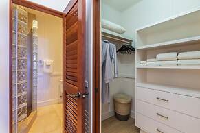 Camp Alealea 6 Bedroom Home by RedAwning