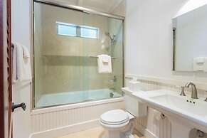 Camp Alealea 6 Bedroom Home by RedAwning