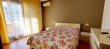 Villa a Stones Throw From the sea