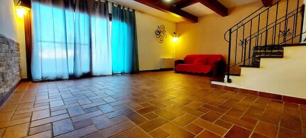 Villa a Stones Throw From the sea