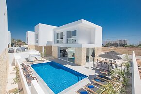 4 Bedroom Villa With Privaet Pool in the Center Protaras Vie Bleu Vill