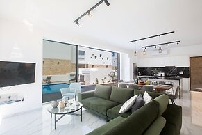 4 Bedroom Villa With Privaet Pool in the Center Protaras Vie Bleu Vill