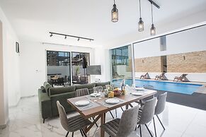 4 Bedroom Villa With Privaet Pool in the Center Protaras Vie Bleu Vill