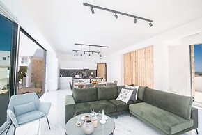 4 Bedroom Villa With Privaet Pool in the Center Protaras Vie Bleu Vill