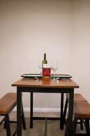 Entire Cozy Nest Minutes From Dulles Airport