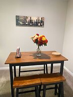 Entire Cozy Nest Minutes From Dulles Airport