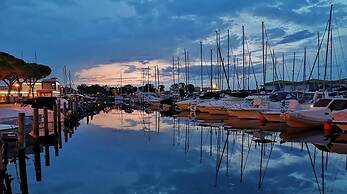 Comfortable Villa for up to 6 Guests by Beahost Rentals