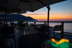 Ferienwohnung Ulivo mit Pool und Privatstrand