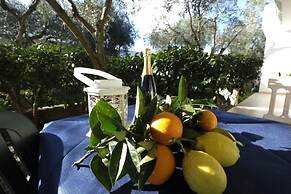 Ferienwohnung Ulivo mit Pool und Privatstrand