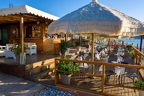 Ferienwohnung Ulivo mit Pool und Privatstrand