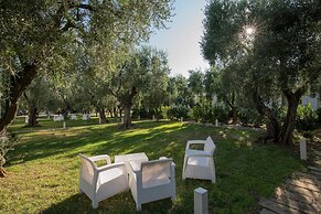 Ferienwohnung Ulivo mit Pool und Privatstrand