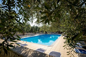 Ferienwohnung Ulivo mit Pool und Privatstrand
