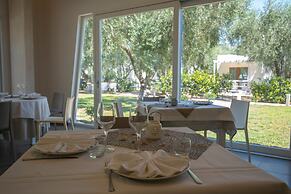 Ferienwohnung Ulivo mit Pool und Privatstrand