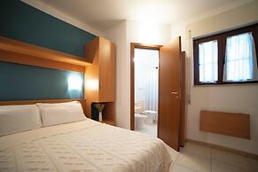 Ferienwohnung Ulivo mit Pool und Privatstrand