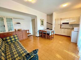 Beautiful Villa for 6 Guests With Shared Pool