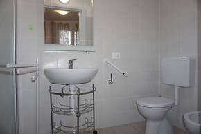 Family Friendly Villa With Shared Pool and Garden