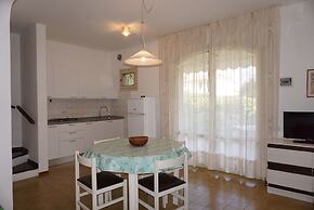 Family Friendly Villa With Shared Pool and Garden