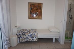 Family Friendly Villa With Shared Pool and Garden