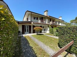 Holiday Home With Garden and Shared Pool