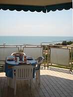 Amazing Seaview Apartment for 4