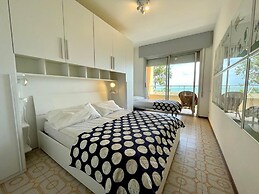 Gorgeous Seaview Apartment - Beahost Rentals