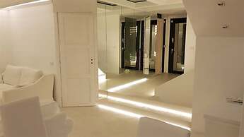 Designer Property Laid out Over 2 Floors In the Most Elegant Area Of R