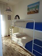 Splendid Three-room Apartment for 6 Guests Near the sea by Beahost Ren