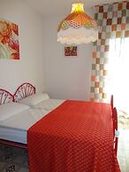 Splendid Three-room Apartment for 6 Guests Near the sea by Beahost Ren