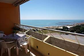 Lovely Seaview Flat for 5 Guests-beahost Rentals