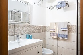 Colourful Modern Studio by the sea