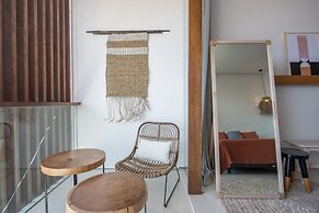 Pelangi 148 Beach Suites