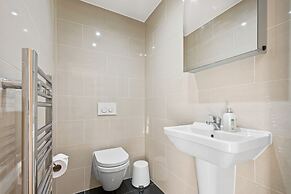 Three Bedroom Apartment in Hoxton