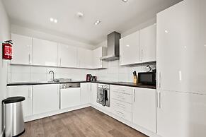 Three Bedroom Apartment in Hoxton