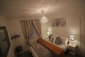 Historic Old Town 2 Bed Ground Floor Apartment