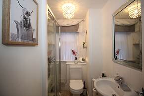 Historic Old Town 2 Bed Ground Floor Apartment