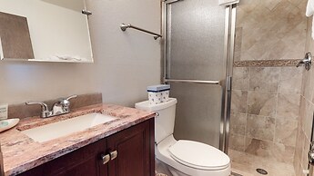 La Vista Blanc 44 Cozy Mountain Home with Fireplace, Close to Meadow a