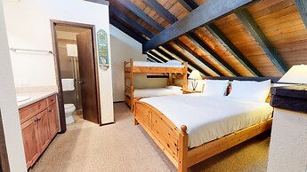 La Vista Blanc 44 Cozy Mountain Home with Fireplace, Close to Meadow a