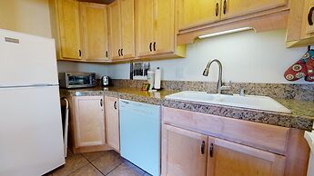 La Vista Blanc 44 Cozy Mountain Home with Fireplace, Close to Meadow a