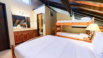 La Vista Blanc 44 Cozy Mountain Home with Fireplace, Close to Meadow a