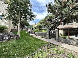 La Vista Blanc 44 Cozy Mountain Home with Fireplace, Close to Meadow a