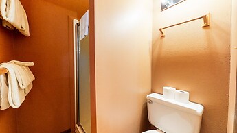 Horizons 4 186 Centrally Located, Spacious Mammoth Home with Cozy Fire