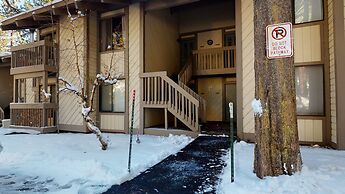 Horizons 4 186 Centrally Located, Spacious Mammoth Home with Cozy Fire