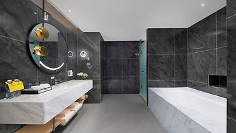 Holiday Inn Hotel And Suites Wuhan New City by IHG