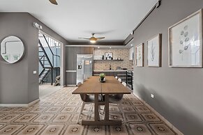 La Buena Vida Inn
