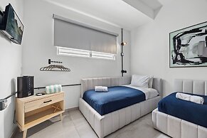 La Buena Vida Inn