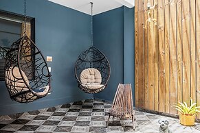 La Buena Vida Inn