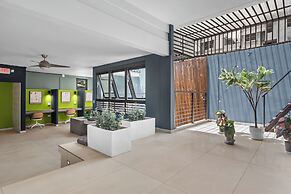 La Buena Vida Inn