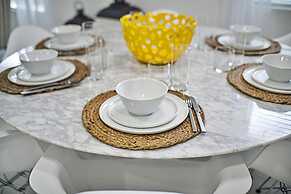 Santorini House - 3 Bed 2 Bath in Wilton Manors - Walking Distance to 